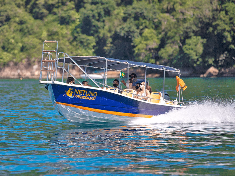 Lancha-compartilhada-em-Paraty-2-800x600